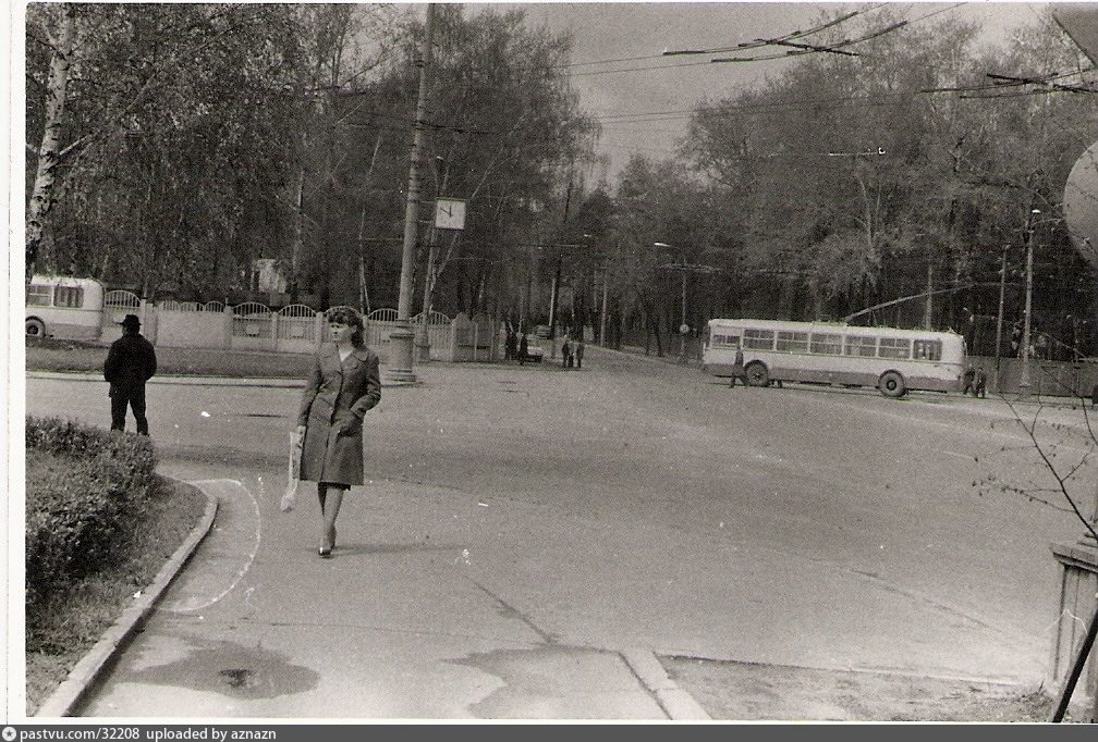 Серебряная улица москва. Таманская улица серебряный Бор. Троллейбусная станция в Серебряном Бору. Серебряный Бор круг троллейбусный. Таманская улица Москва.