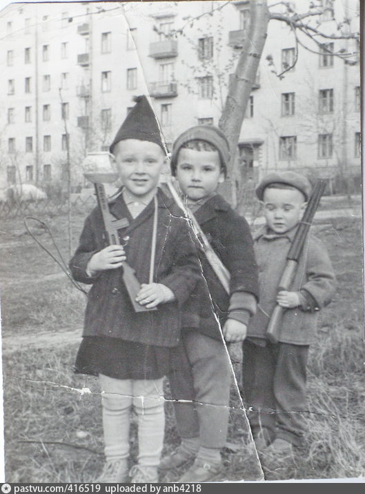 Улица Крупской,  двор дома № 4