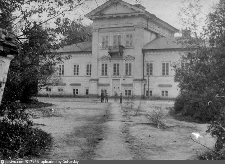 Великий Двор. Усадьба Брохоцких