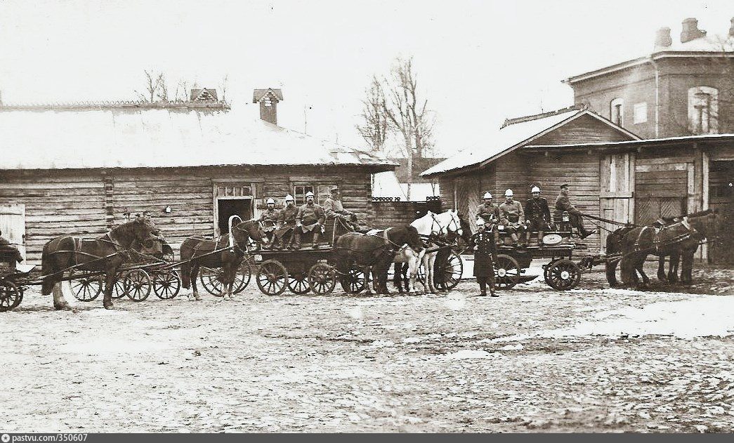 Торги старый сайт. Кренгольмская мануфактура в Нарве. 1889 Год пожарные команды в Варшаве. Аукционы старых фотографий Нарвы. Гунгербург Усть-Нарва СССР.