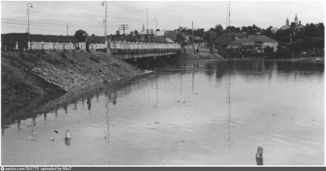 Уровень москва река звенигород. Данков половодье 1963 года. Мост в Можайске. Наводнение в Нальчике. Можайск затопило.