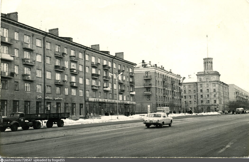 Ленинградская площадь фото. Старый Омск 1980. Ленинградская площадь Омск. Омск СССР 1982. История Ленинградской площади в Омске.