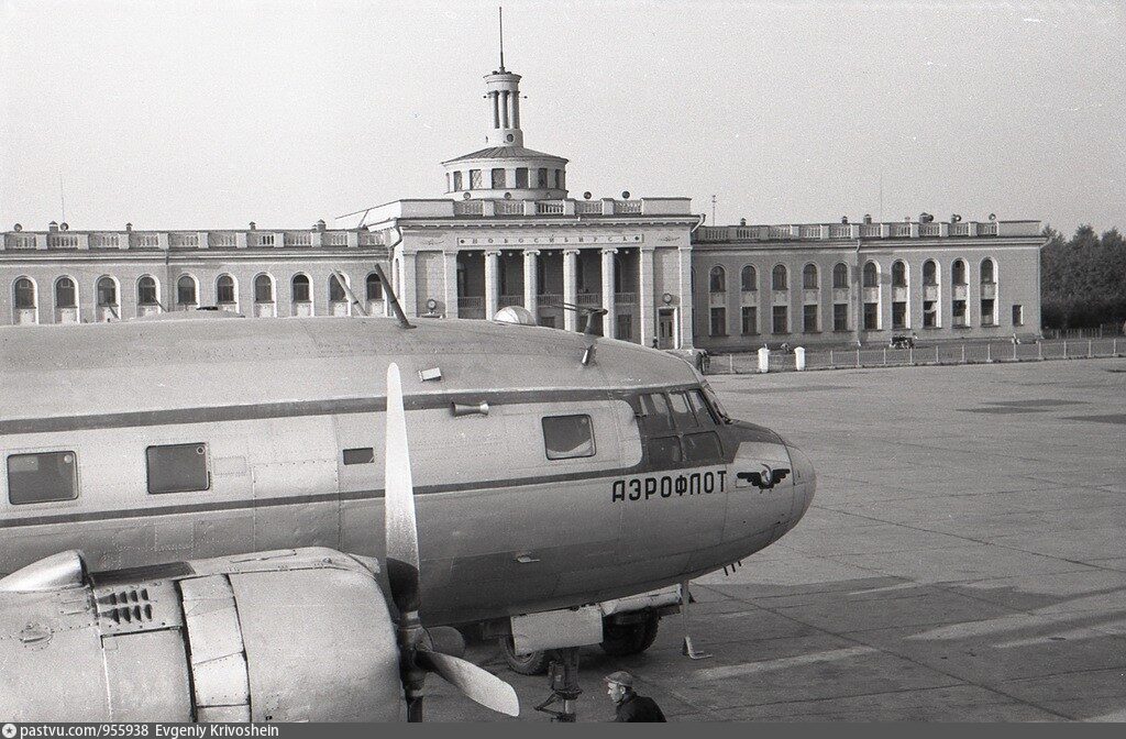 Новосибирск северный. Аэропорт Северный Новосибирск СССР. Аэропорт Северный Новосибирск 1990-е. Аэропорт Ташкент 1960. Ташкентский аэропорт 1970 год.