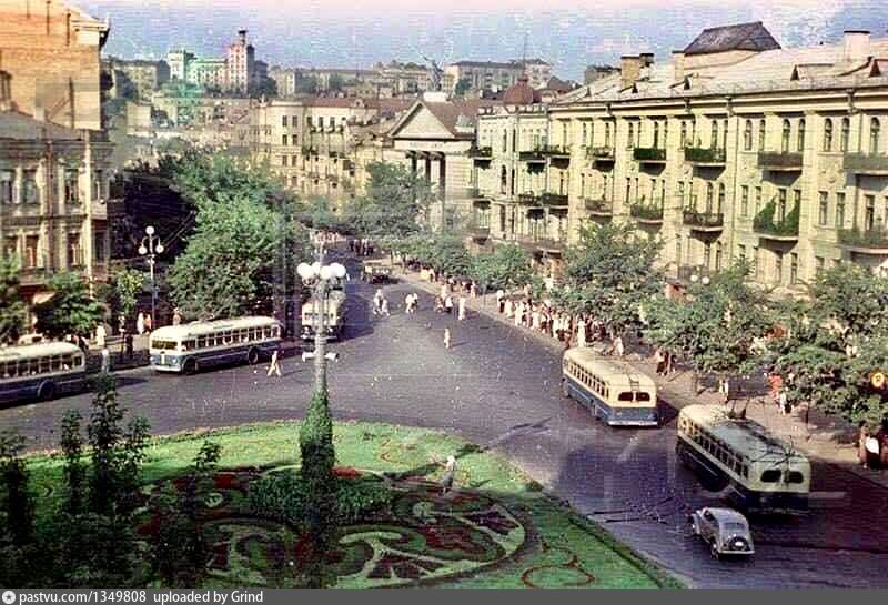 Киев площадь льва толстого