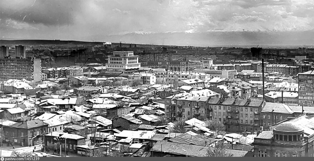 Старый ереван 10. Старый Ереван. Старый Ереван Колмогоры. Старый район Еревана. Ереван старый город фото.