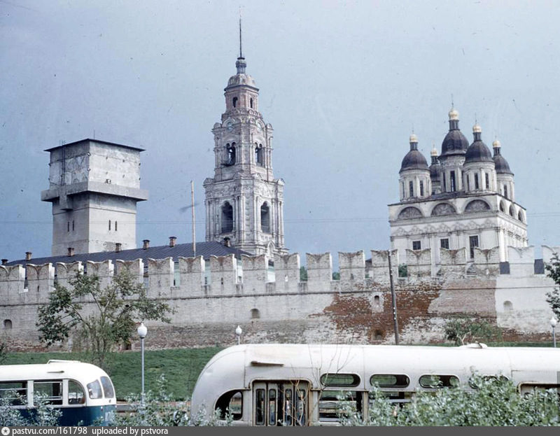 Астрахань новое время. Астрахань Кремль 1960 год. Старая Астрахань Кремль. Астраханский Кремль 1970. Астраханский Кремль 1990.