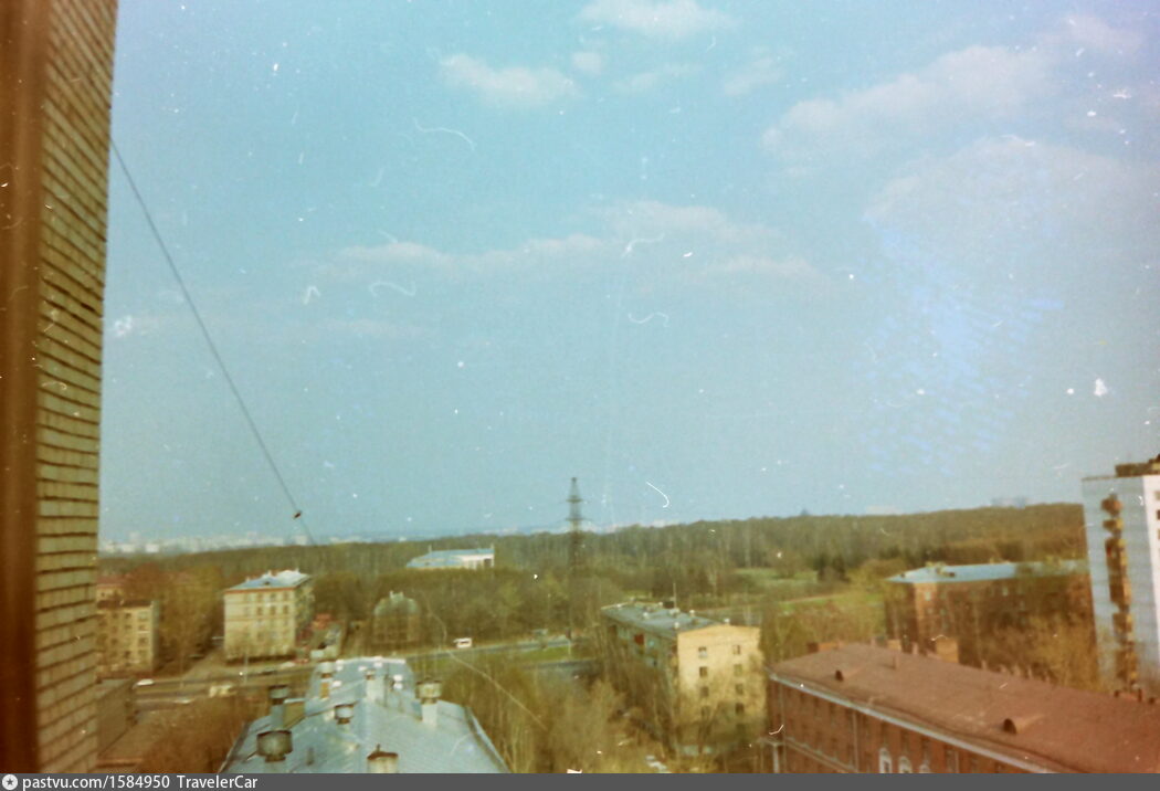 Гостиничная улица вид из дома  6 кор.1