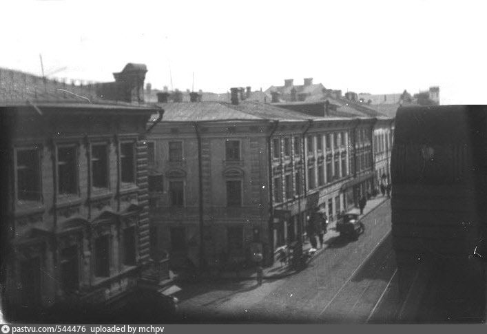 Маленький человечки большевистского переулка. Дмитровский переулок 13. Большевистский переулок Москва. Большая Дмитровка 1917. Дмитровский переулок, д.13,.