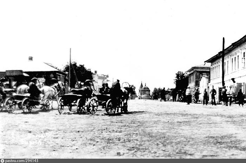 Красная. Елатьма улицы. Елатьма старые улицы. Фонтан в елатьме. Усадьбы елатьмы.