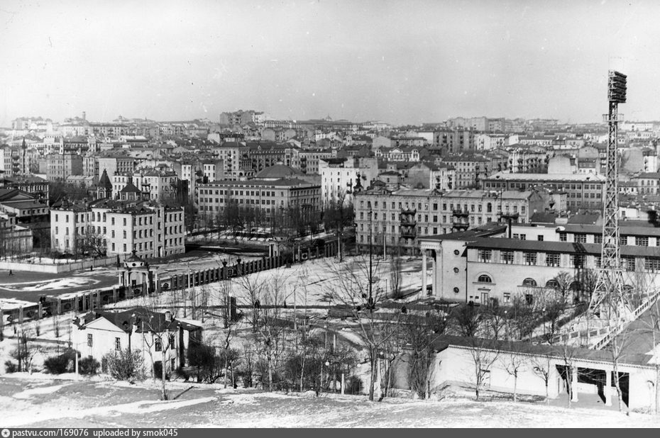 Киев вошли. Минск круглая площадь 1947. Площадь 5 углов в 1960х.