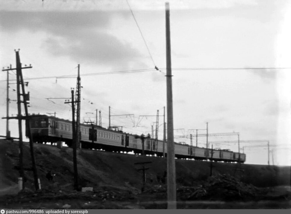 Ту-ту чух-чух, или небольшое путешествие на электричке в Сосновый Бор-1. Поезда,История,Архитектура,Город