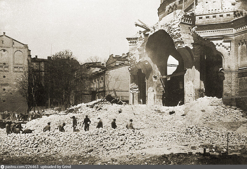 Разрушенные храмы большевиками