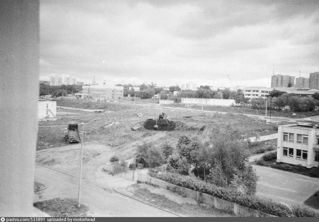 Улица довженко волгоград. Улица Довженко (Москва). Фото Раменки 1960 года. Улица Довженко старые фото. Котлован Ступино.