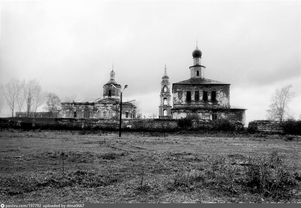 Старое московская область. Голутвин монастырь до революции. Старо Голутвинский монастырь Коломна Сергий Чудотворец. Старо Голутвин монастырь до революции. Богоявленский храм Коломна старинная фотография.