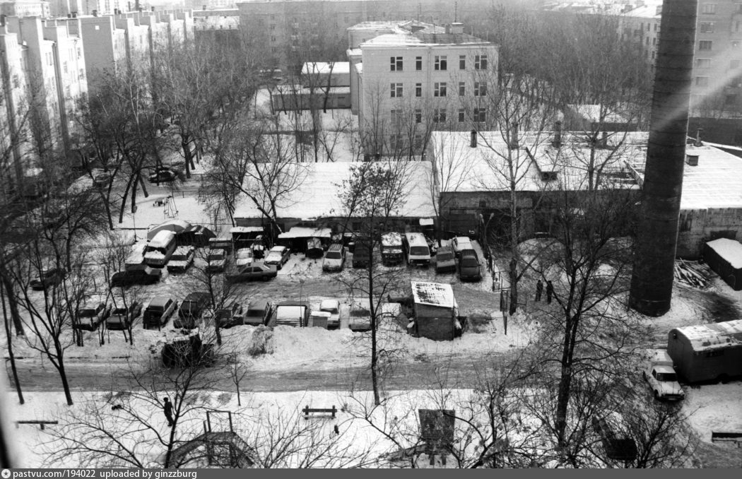 Двор дома 3 по ул. Хавская