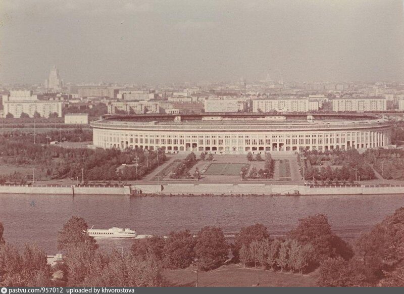 Набережная Лужники Фото