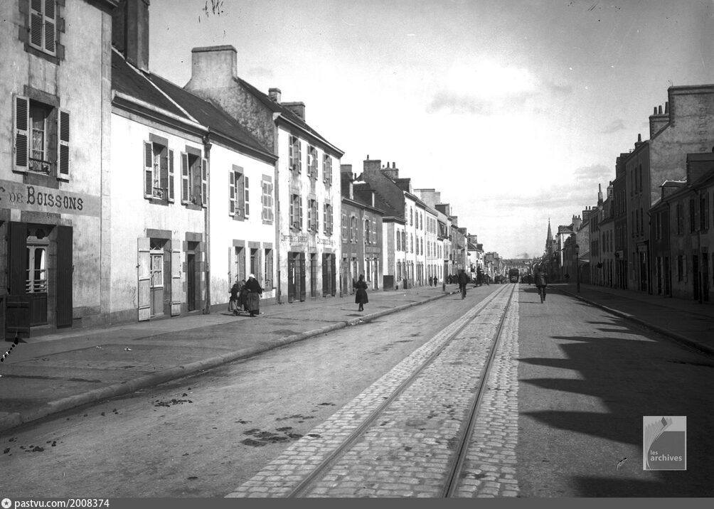 Lorient's rue de Brest (today's rue Paul Guieysse)