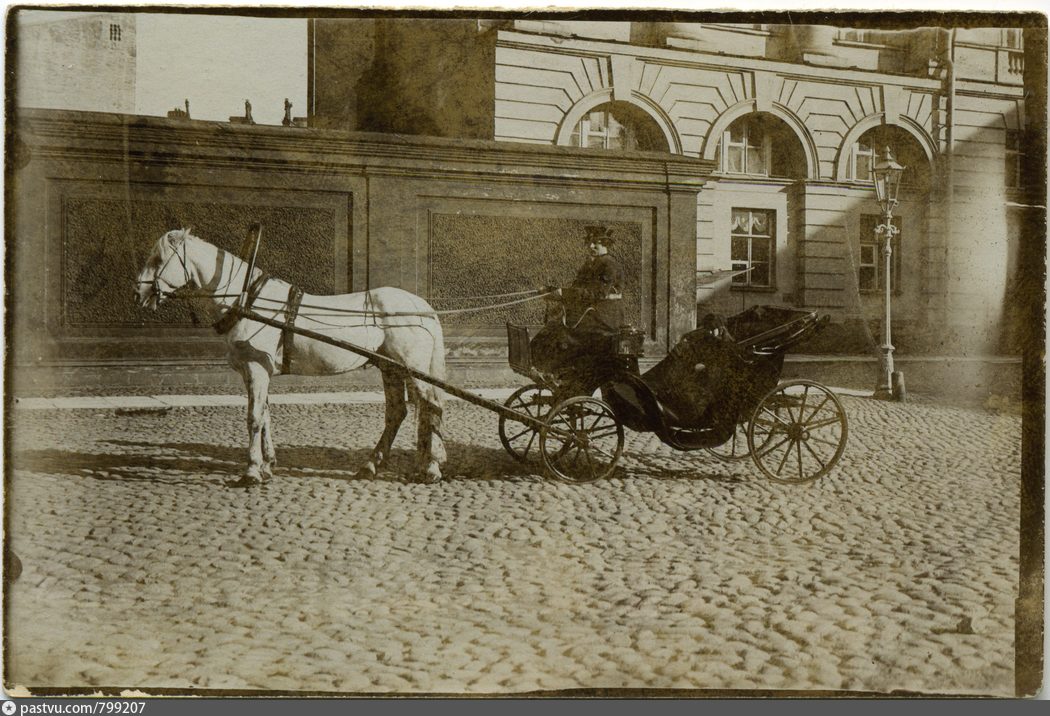 Экипаж новочеркасска. Санкт-Петербургская Губерния 19 век. Конный экипаж 19 век Петербург. Дирекция императорских театров 19 век. Карета 19 век в Москве.