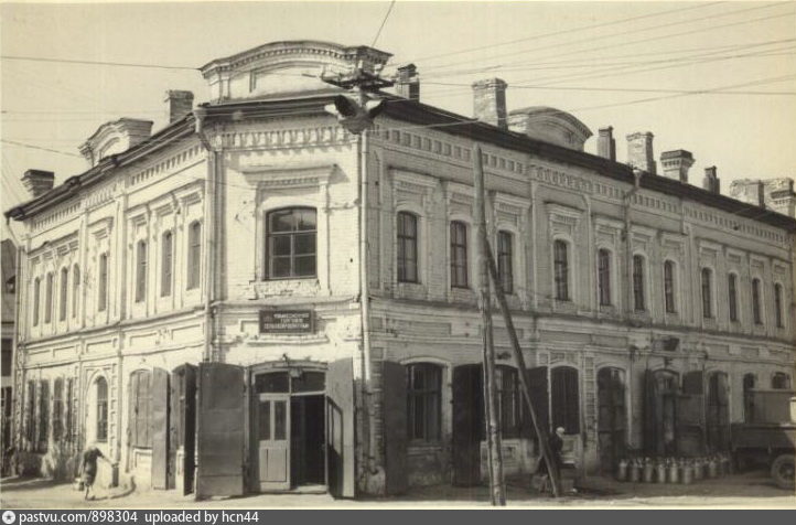 Арзамасский ужас толстого. Арзамасский ужас Льва Толстого. Дом Будылиной Арзамас. «Гостиница Подсосовых» Арзамас. Толстой Арзамас.