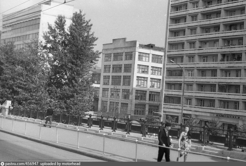 Адрес часового завода. Часовой завод Слава Москва. 2 Московский часовой завод. Второй Московский часовой завод «Слава» здание. Первый часовой завод Москва.