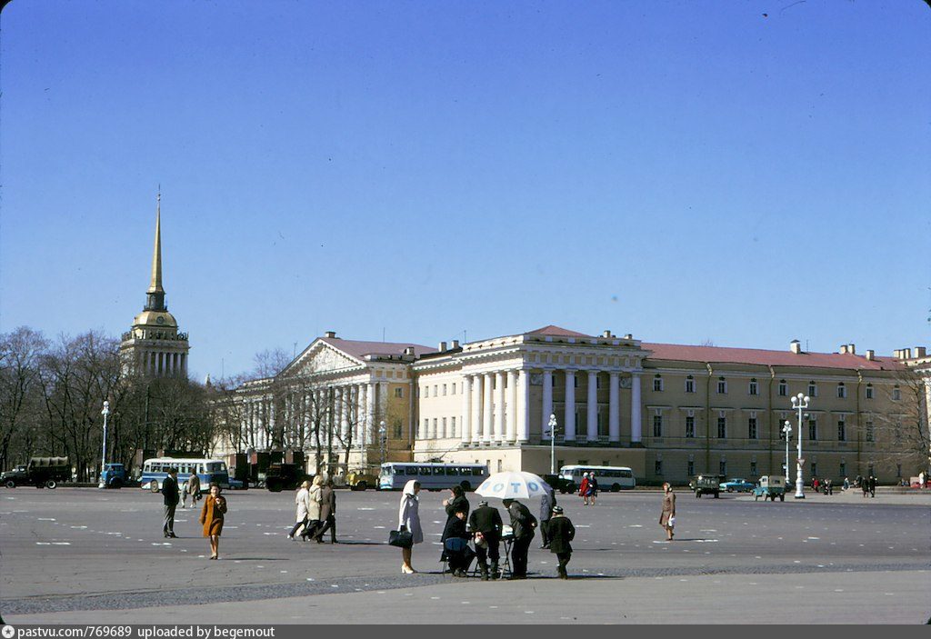 трамвай ленинград 1953. ленинград 1974 бас. невский проспект. ленинград 1974 год. суворовская площадь в москве ссср.