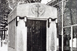 Мавзолей водочников Смирновых. Пятницкое кладбище. (1912)