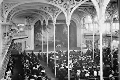 Vaudeville show at Hammerstein’s Paradise Gardens, New York City (1900)