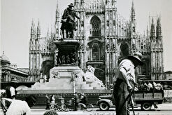 Piazza del Duomo, Orto di guerra (1945)