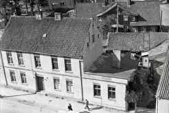Pastatai Tilžės g. 11 ir Butsargių g. 2, kuriuose gyveno rašytoja Ieva Simonaitytė (1960)