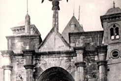 Tananarive. Porte du Palais de la Reine (1900)