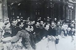 Н.И. Бухарин выступает на траурном митинге во время похорон финских коммунистов (1920)