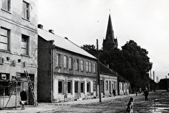 Кретинга. На центральной площади (1964)