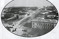 Вид на Ново-Московскую улицу и усадьбу Дебольцова (отель "Франция") (1870)