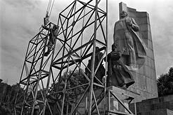 Демонтаж монумента Октябрьской Революции (1991)