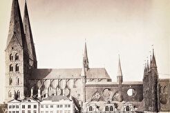 Marienkirche und Rathaus (1875)