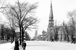 Woodward Avenue through Grand Circus Park in downtown Detroit (1905)