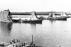 Возведение опор Комсомольского моста (1930)