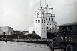 Троицкий собор (Экскурсия в Псков) (1960)