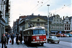 Trolejbus Škoda 9Tr na Náměstí (1965)