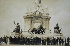 Monumento a la Independencia (1910)