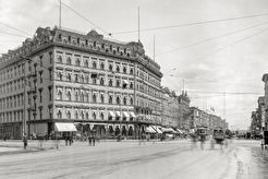Russell House, Woodward Avenue and Cadillac Square (1900)