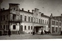 Свердловск. Улица Вайнера, 11 (1920)