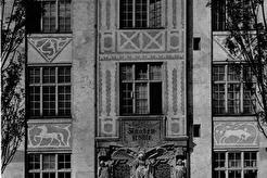Volksschulhaus Eingang (1900)