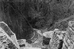 Macu Picchu. Above the valley of Urubamba (1948)