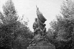 Памятник борцам революции (1960)