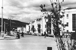 Проспект Карла Маркса. Второй по счёту кирпичный жилой дом в городе (1960)