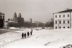 Выгляд на плошчу Свабоды з боку вулiцы Энгельса (1950)