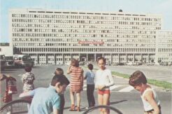 Pred centrálnou poštou (1973)