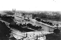 Isarvorstadt mit Ludwigsbrücke und Kohleninsel mit der Alten Isarkaserne (1901)