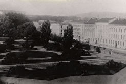 Karl Johans gate og Eidsvoldsplass (1869)
